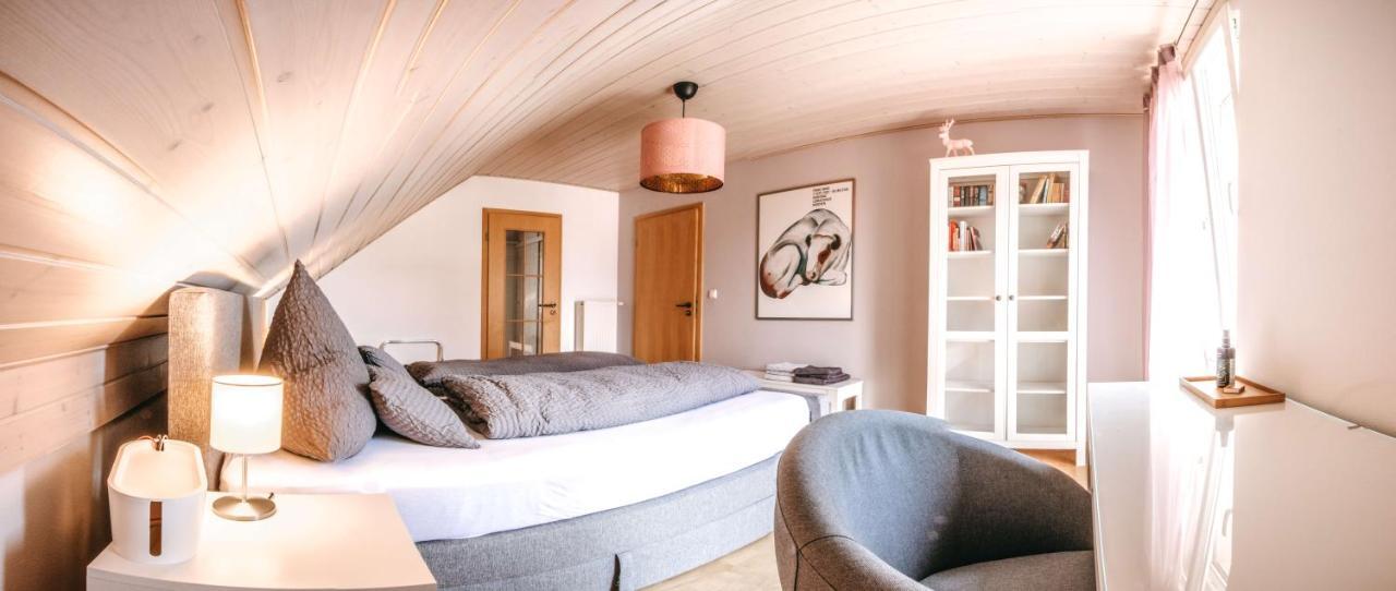 Apartment Hirsch In Pink - Wohnen Zuhause *